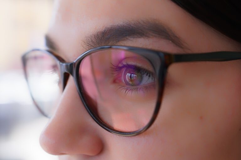 inovasi vio optical clinic untuk penglihatan yang lebih baik